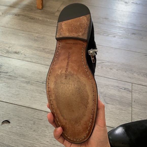 Alexandra McQueen Almond Toe ankle boots - Picture 6 of 11